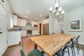 Tukwila Townhome 12 Mi to Seattle!